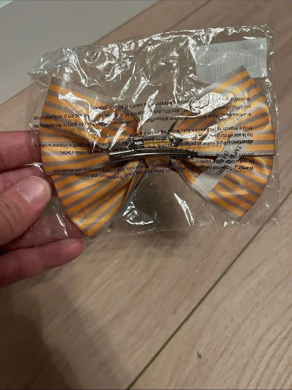 NWT Hufflepuff clip on bow!